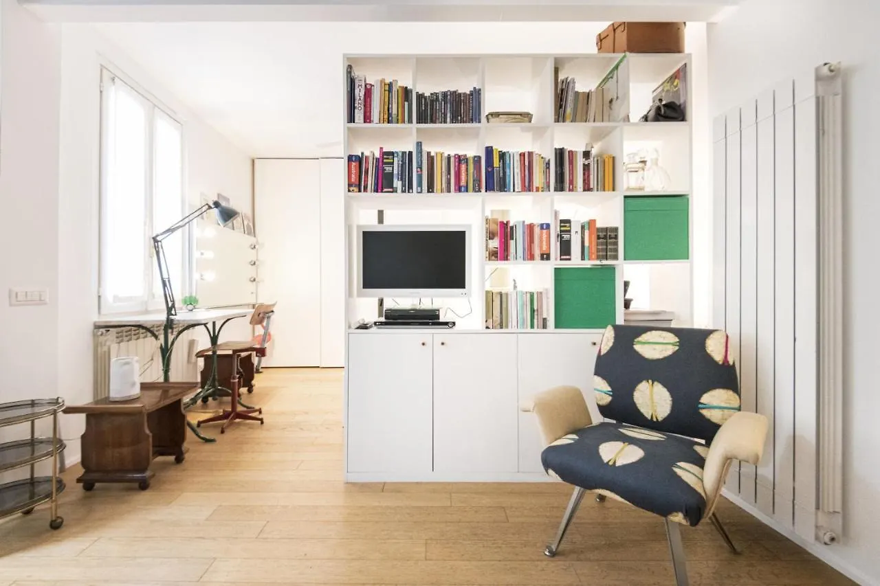 Easylife - Comodo Studio Con Terrazza Zona Navigli Milan Italy