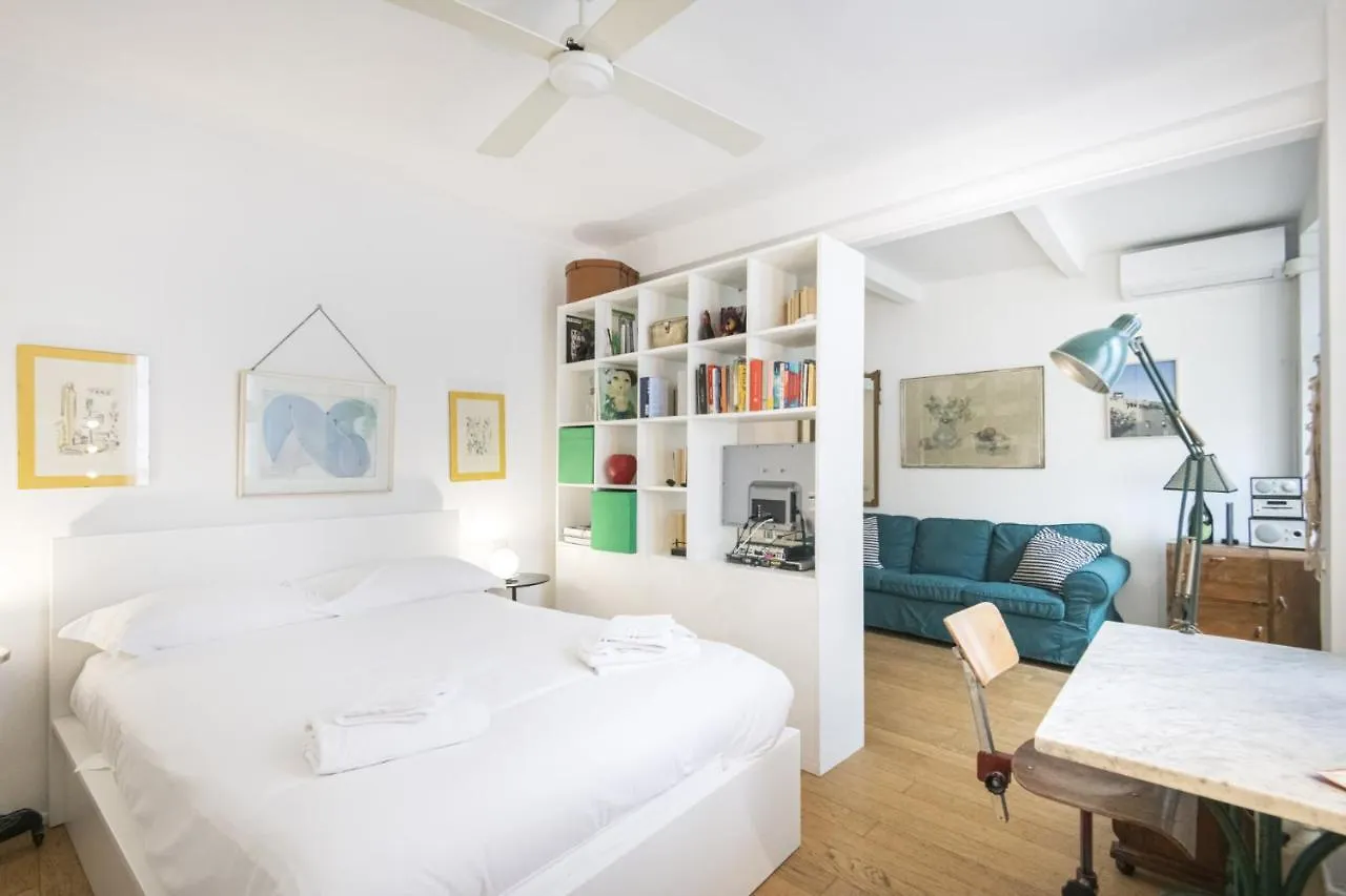 Easylife - Comodo Studio Con Terrazza Zona Navigli Milan 0*,  Italy