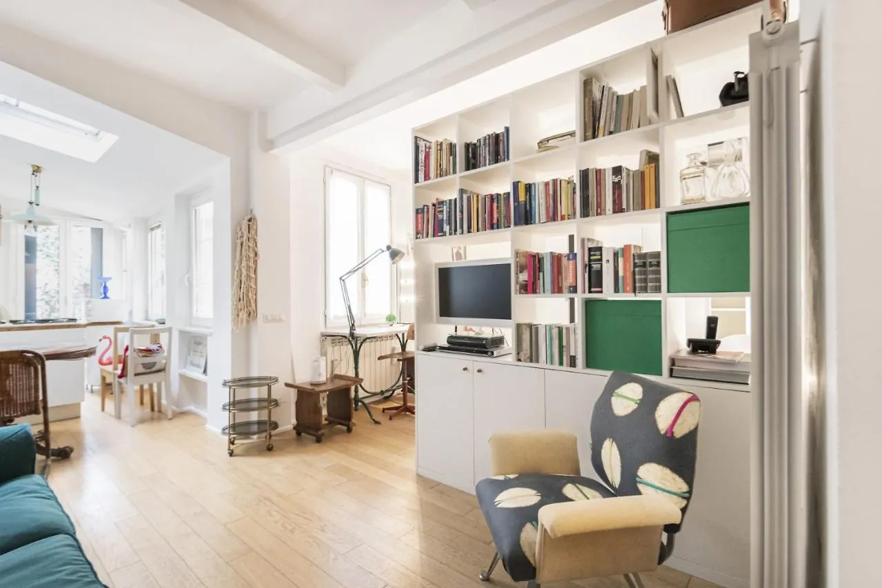 Apartment Easylife - Comodo Studio Con Terrazza Zona Navigli Milan