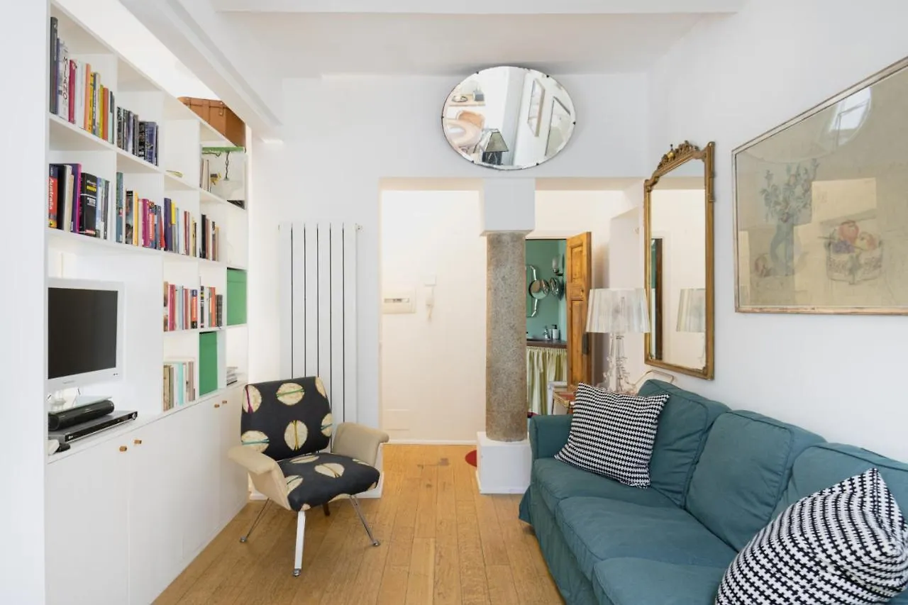 Apartment Easylife - Comodo Studio Con Terrazza Zona Navigli Milan